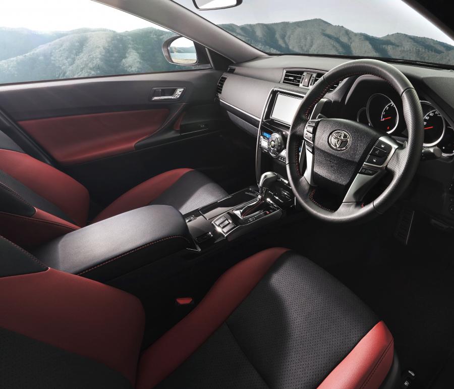 Интерьер Toyota Mark X 250S Final Edition 2019 года  (фото 3 из 3)